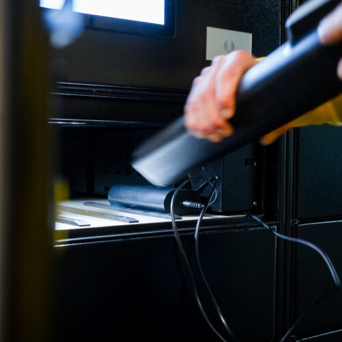E-Bike Accu Oplaadlocker Pro 8 Modulaire e-bike accu oplaadlocker met app en QR-code toegang
